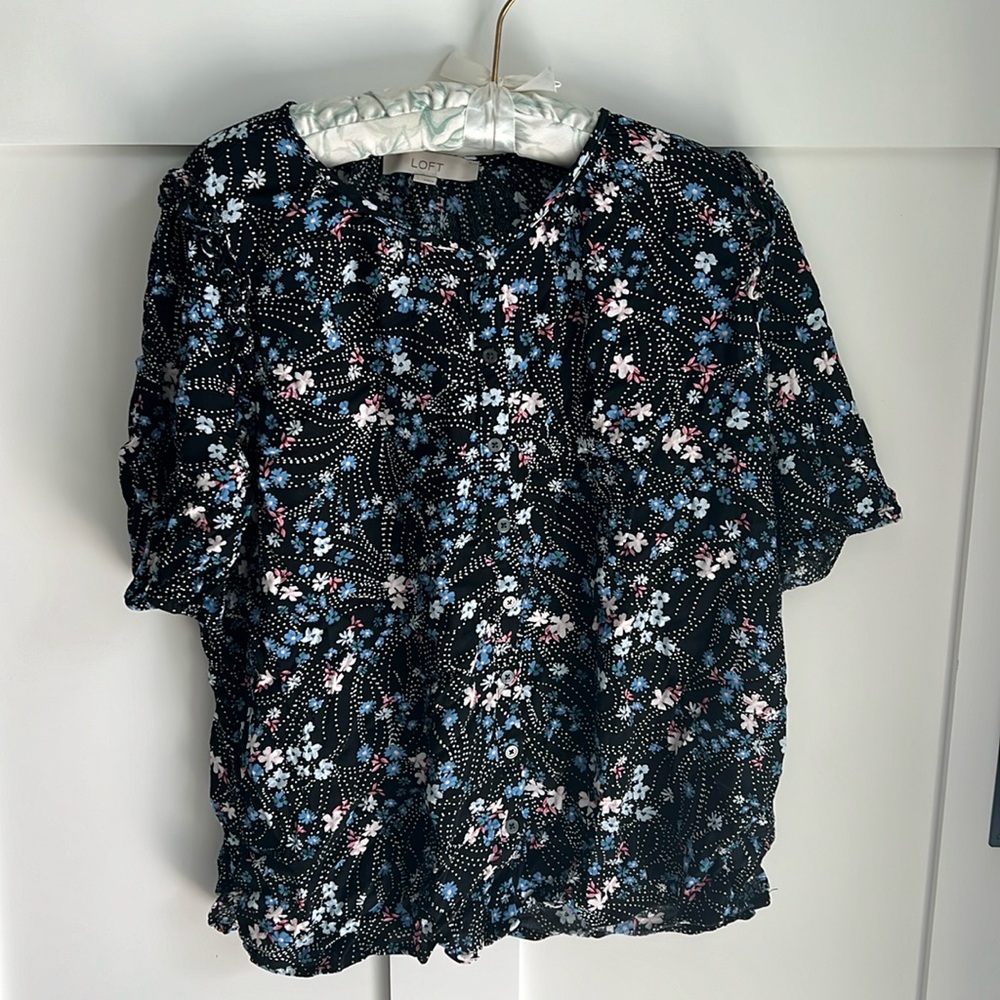 LOFT button up blouse!